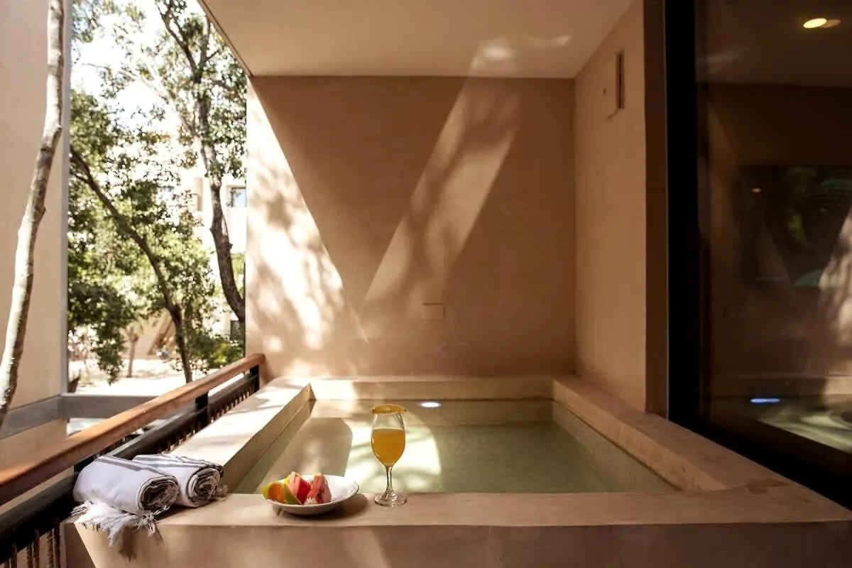 1Br Apartment - Cozy Design & Private Pool 툴룸